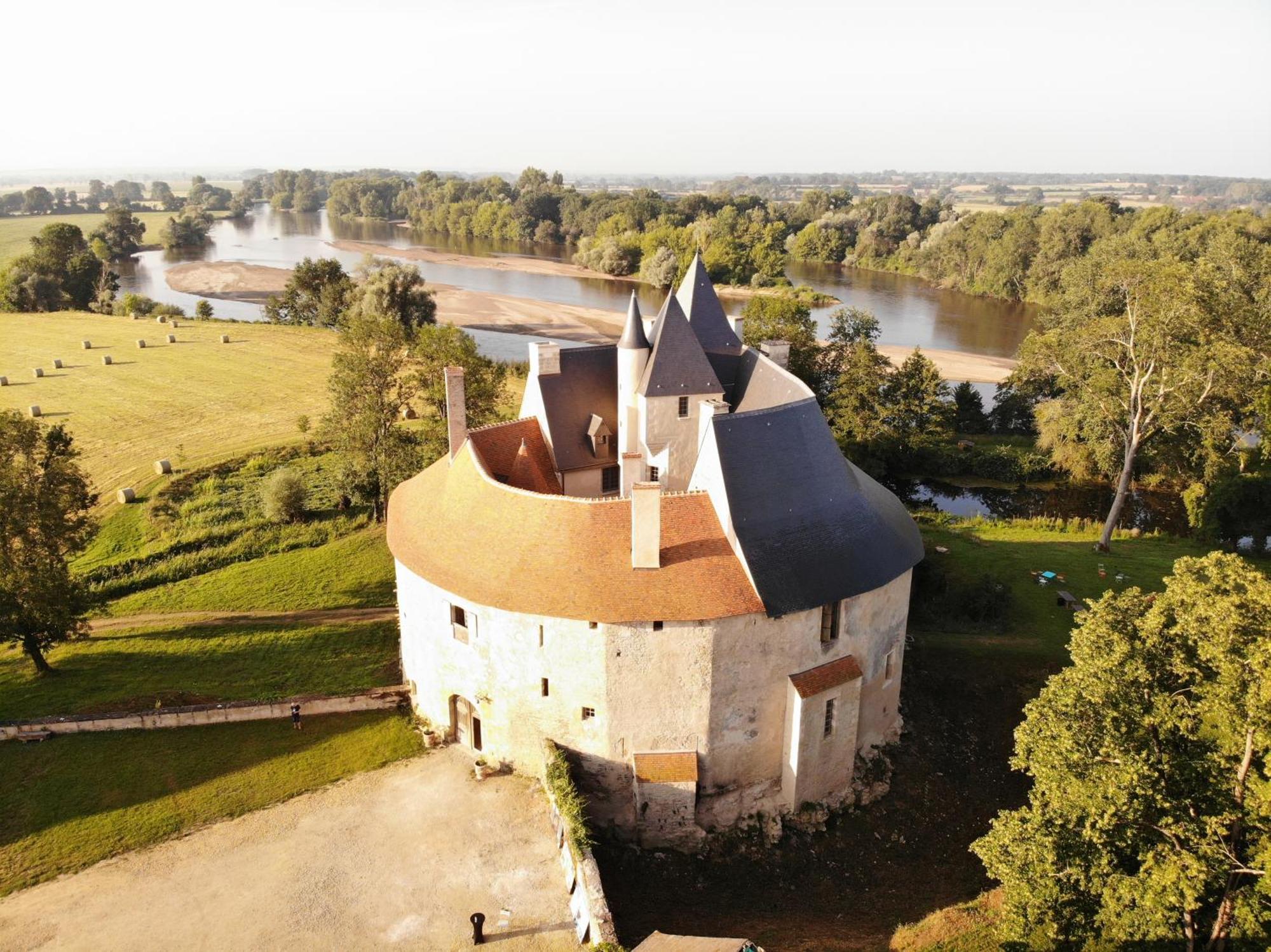 Chambre D'Hote, Chateau De Meauce Louise Et Marie Saincaize-Meauce Luaran gambar